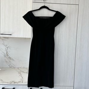 Off the Shoulder Aritzia Midi Dress - 00
